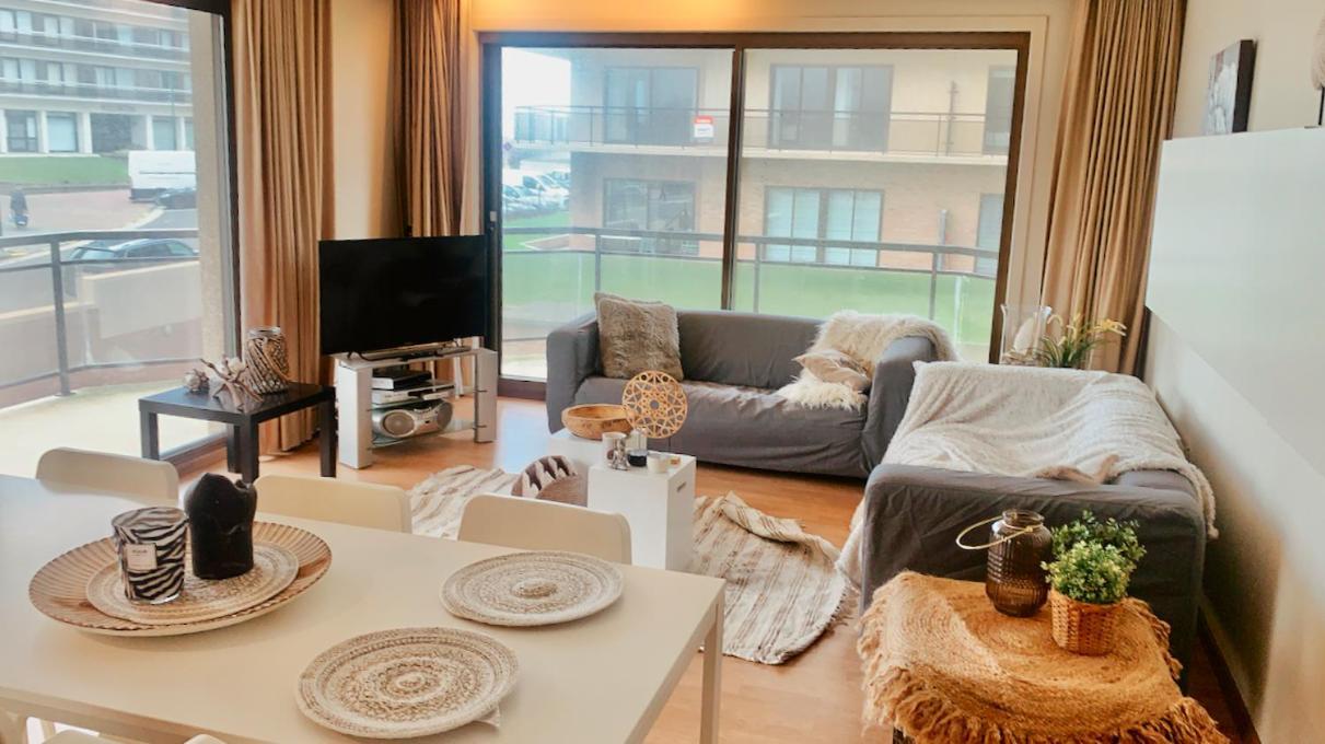 Ruim, Lichtrijk Appartement Met Groot Terras Uitstekend Gelegen In De Panne Exteriör bild